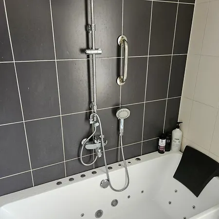 A Apartman *